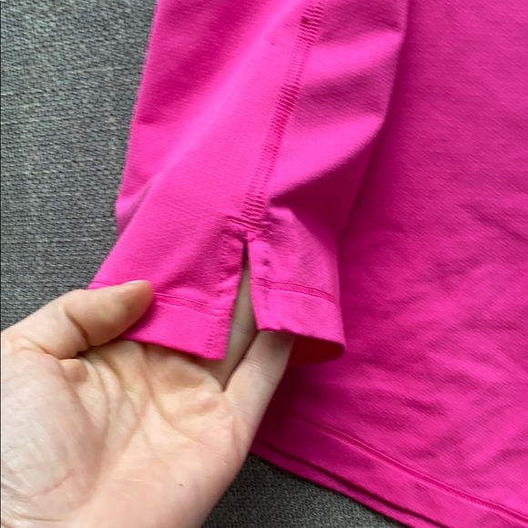 Pink Under Armour athletic top - Picture 4 of 5
